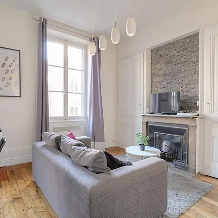 Apartment Joli Fonctionnel, 2 Personnes, Charpennes *