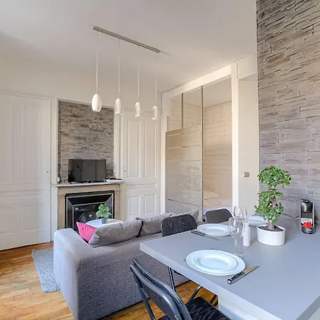 Joli Fonctionnel, 2 Personnes, Charpennes Apartment *